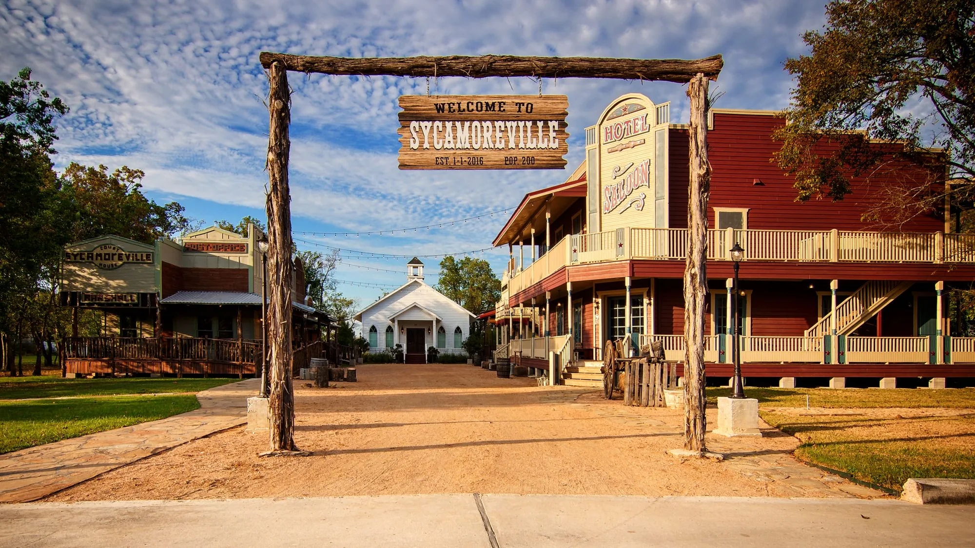 Sycamoreville town entrance at dusk